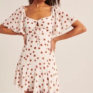 Abercrombie and ditch flutter sleeve key hole mini dress